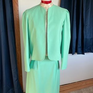 Vintage late 80s Green pea two-piece suit.